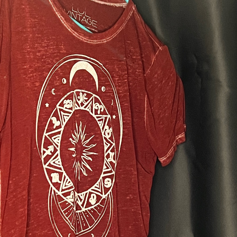 Burgundy burn out tee